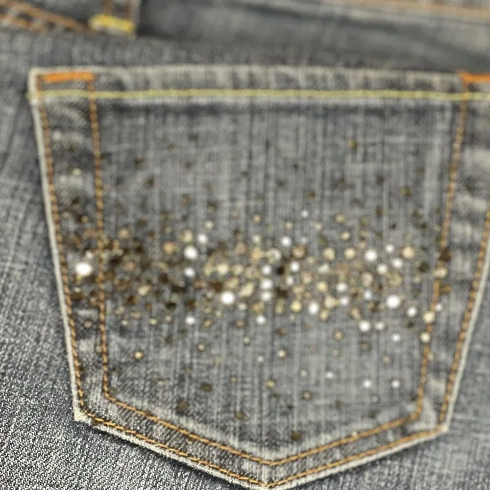 Express Jeans  Rhinestone Pockets - Picture 3 of 7